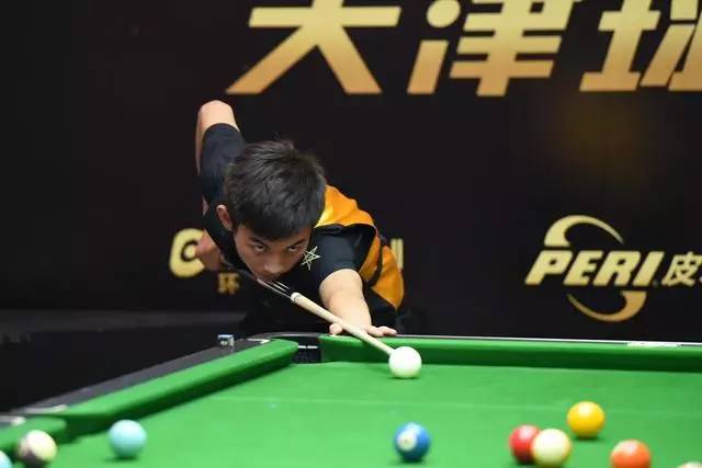 疑是一个巨 疑是一个巨